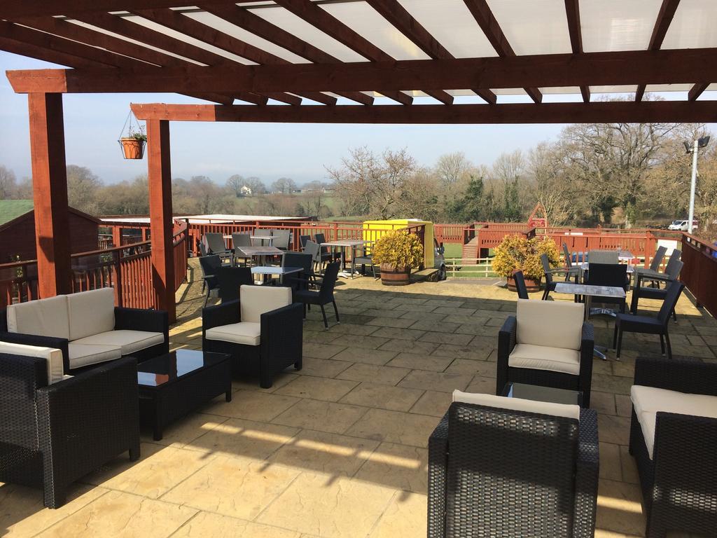 Hunters Lodge Inn Wincanton Exterior foto